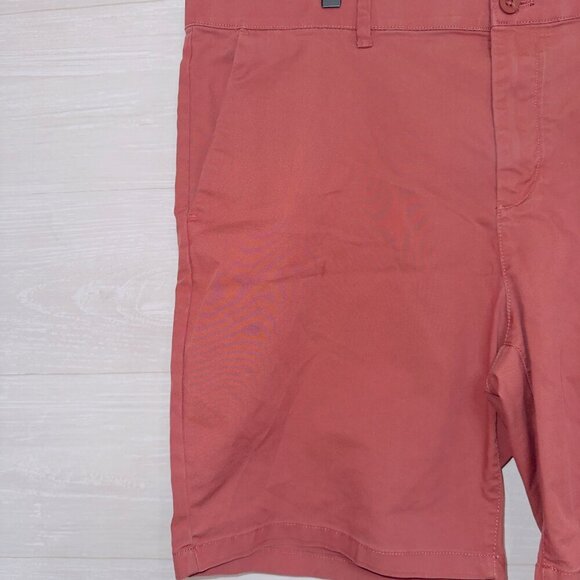 Calvin Klein Men's Red Flat Front Stretch Waist 9'' Inseam Casual Shorts size 40 - Picture 2 of 5
